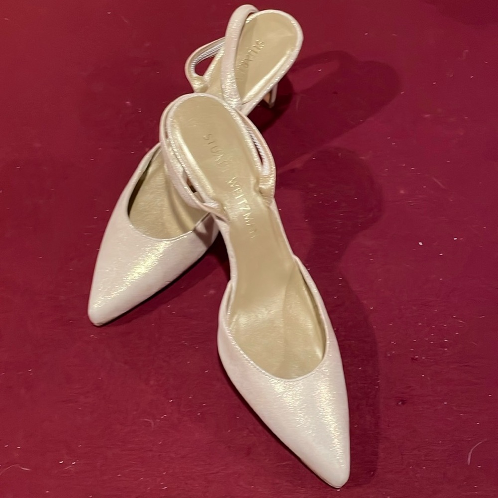 NWOB Stuart Weitzman 7 M 3 1/4” Champagne Sparkle Sling Back Shoes